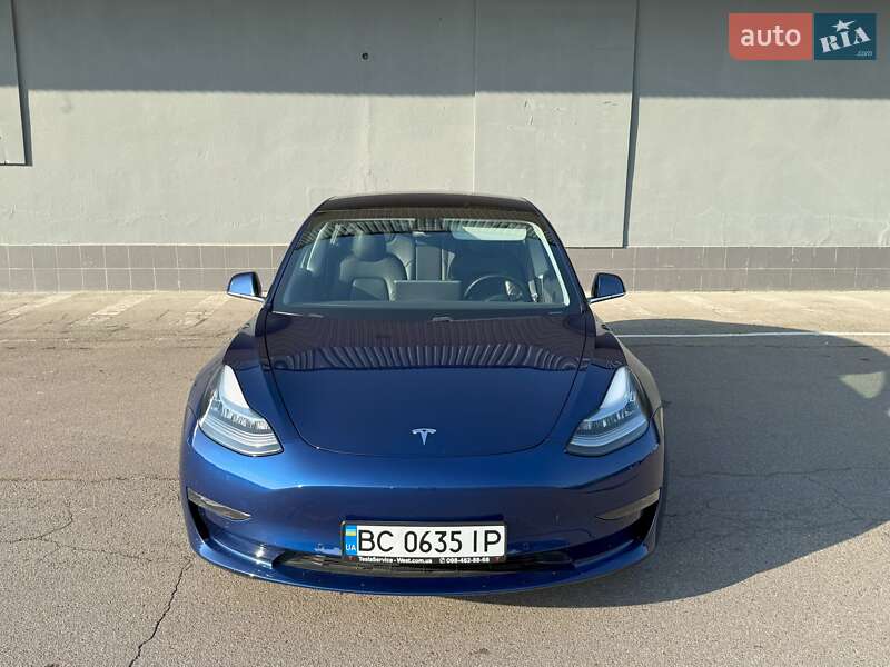 Седан Tesla Model 3 2018 в Львові