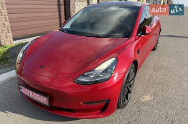 Седан Tesla Model 3 2022 в 