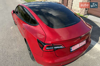 Седан Tesla Model 3 2022 в 