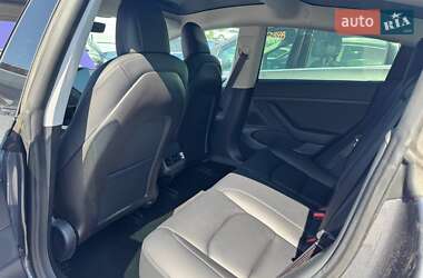 Седан Tesla Model 3 2020 в 
