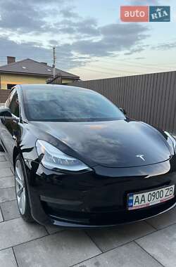 Седан Tesla Model 3 2020 в 