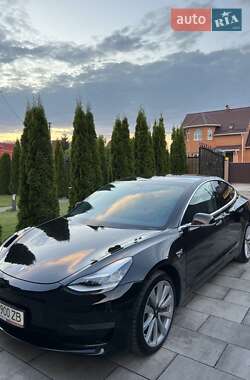 Седан Tesla Model 3 2020 в Киеве