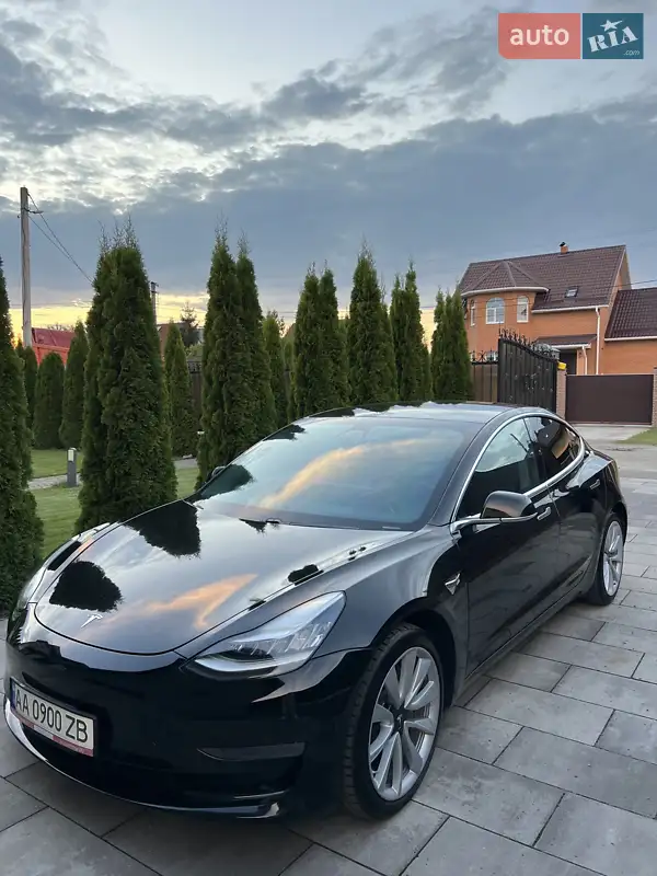 Tesla Model 3 2020