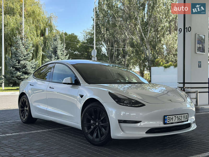 Седан Tesla Model 3 2021 в Одессе