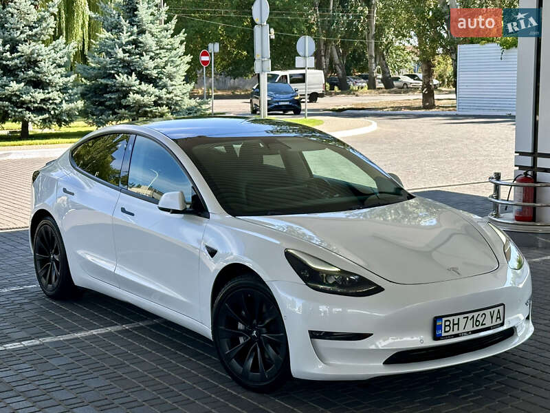 Седан Tesla Model 3 2021 в Одессе