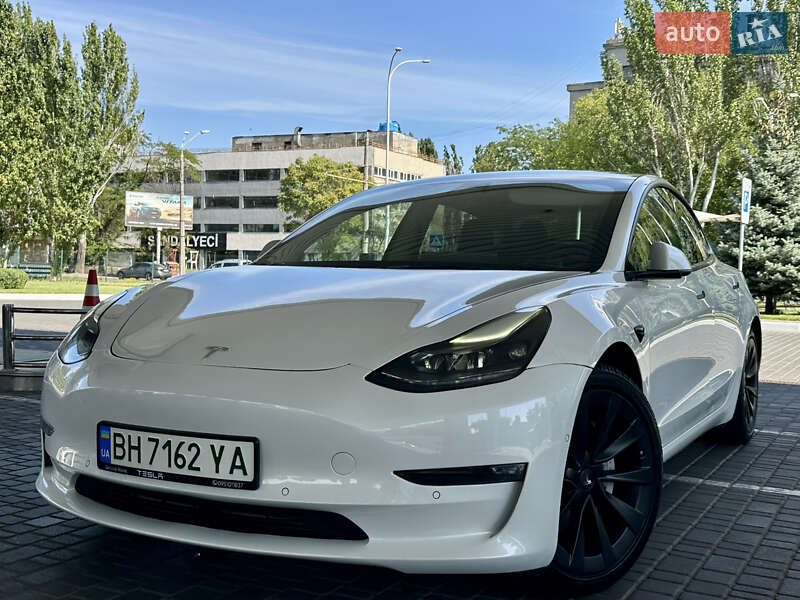 Седан Tesla Model 3 2021 в Одессе