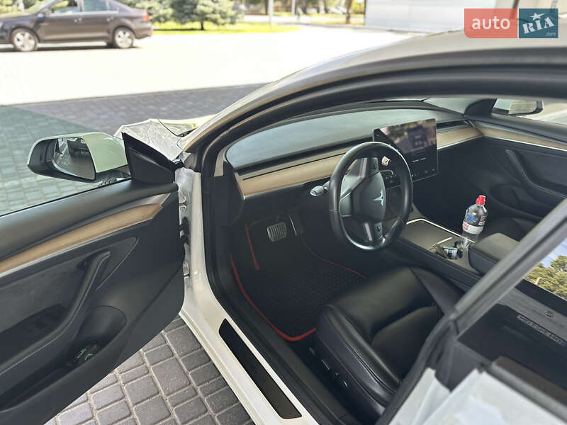Седан Tesla Model 3 2021 в Одессе