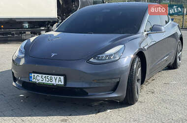 Седан Tesla Model 3 2020 в 