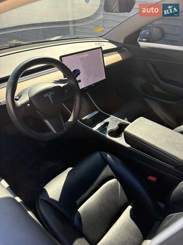 Седан Tesla Model 3 2020 в Харькове