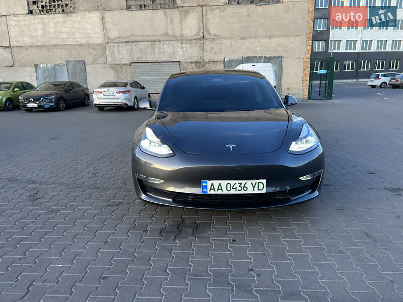 Седан Tesla Model 3 2022 в Киеве