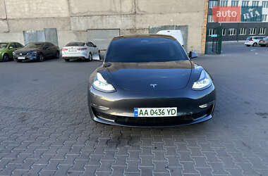 Седан Tesla Model 3 2022 в 
