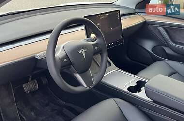 Седан Tesla Model 3 2022 в 