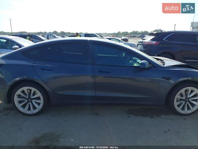 Седан Tesla Model 3 2022 в Києві