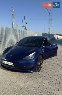 Седан Tesla Model 3 2018 в Ровно