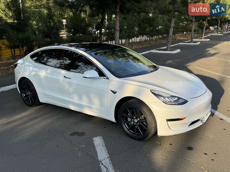 Tesla Model 3 2018