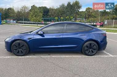 Седан Tesla Model 3 2024 в 