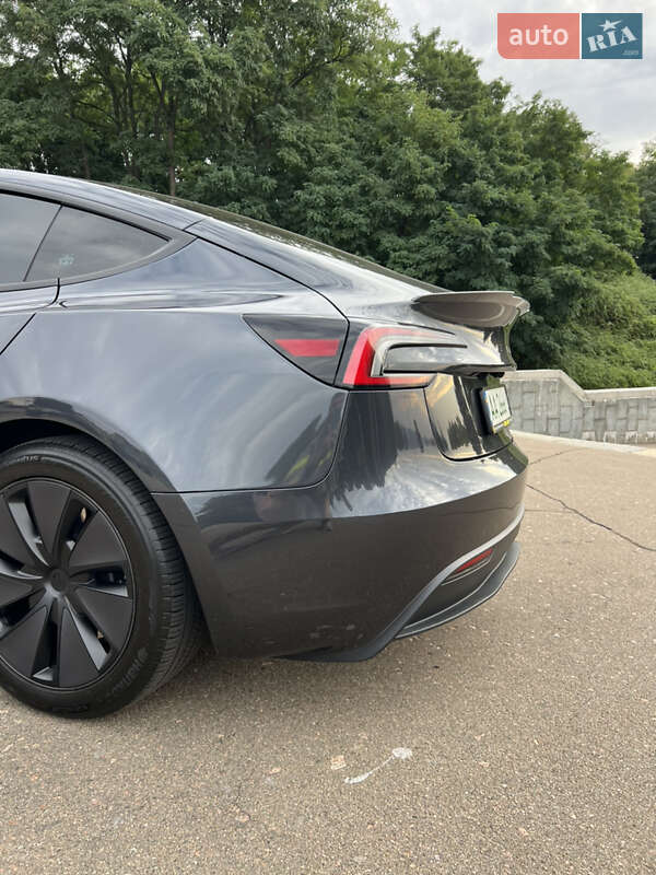 Седан Tesla Model 3 2024 в Києві