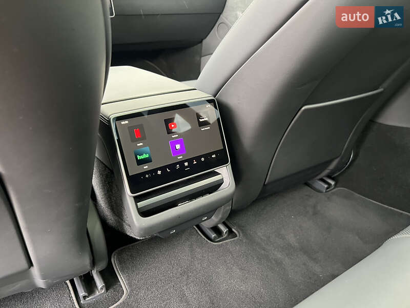 Седан Tesla Model 3 2024 в Києві