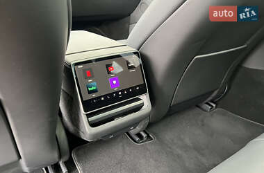 Седан Tesla Model 3 2024 в 