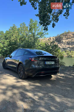 Седан Tesla Model 3 2024 в Києві