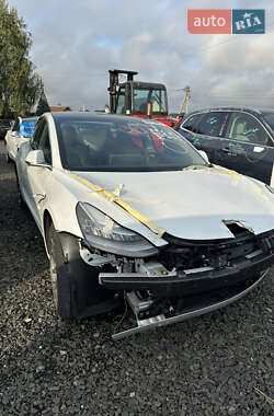 Седан Tesla Model 3 2019 в 