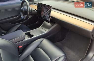 Седан Tesla Model 3 2018 в 