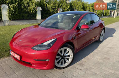 Седан Tesla Model 3 2023 в Львове