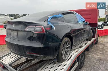 Седан Tesla Model 3 2020 в 