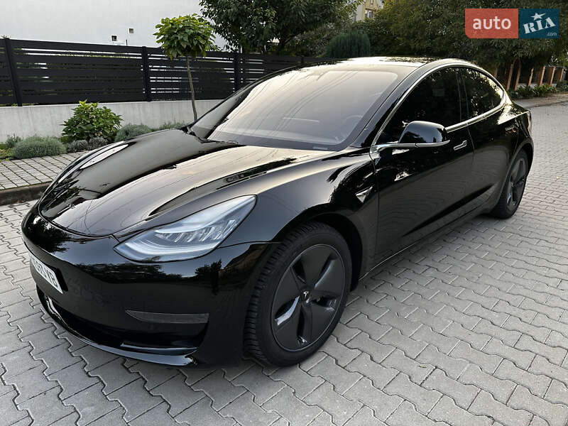 Седан Tesla Model 3 2020 в 