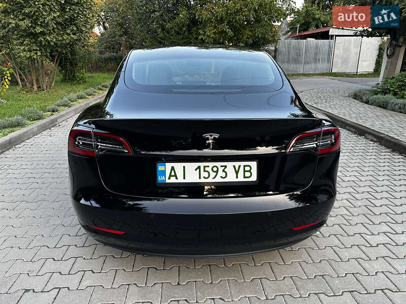 Седан Tesla Model 3 2020 в Львові