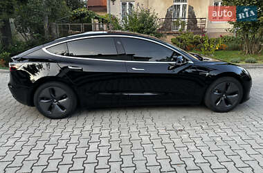 Седан Tesla Model 3 2020 в 