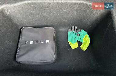 Седан Tesla Model 3 2020 в 