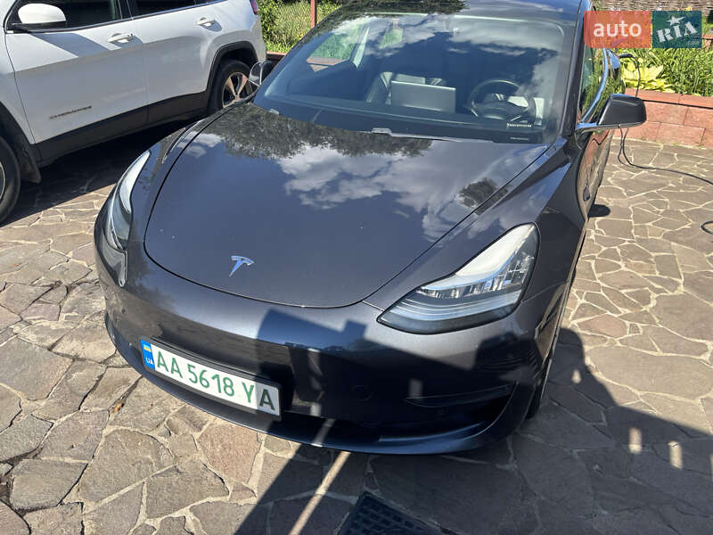 Седан Tesla Model 3 2018 в Києві