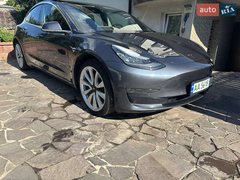 Седан Tesla Model 3 2018 в Києві