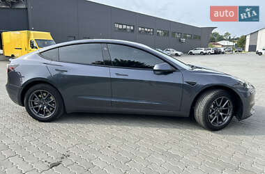 Седан Tesla Model 3 2021 в 