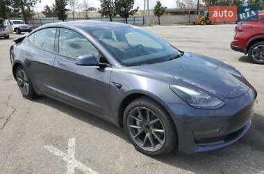 Седан Tesla Model 3 2023 в 