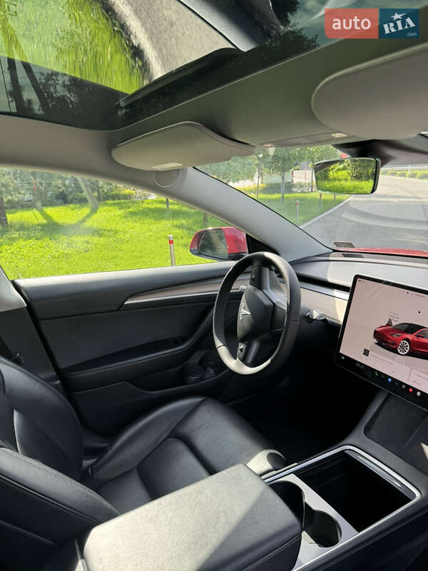Седан Tesla Model 3 2022 в Києві