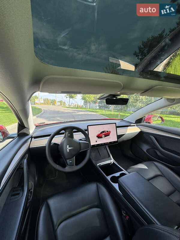 Седан Tesla Model 3 2022 в Києві