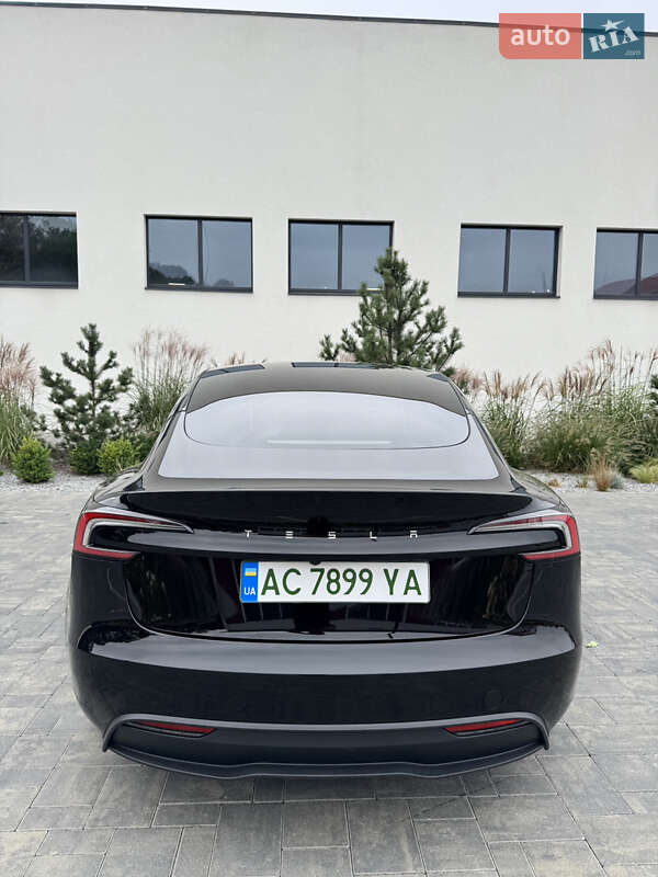 Седан Tesla Model 3 2024 в Луцке