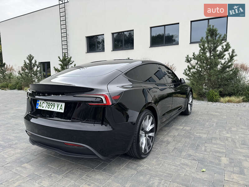 Седан Tesla Model 3 2024 в Луцке