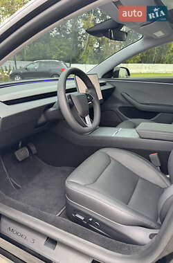 Седан Tesla Model 3 2024 в 