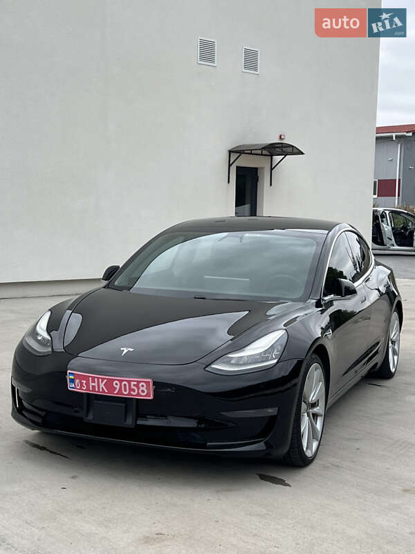 Седан Tesla Model 3 2019 в Луцке