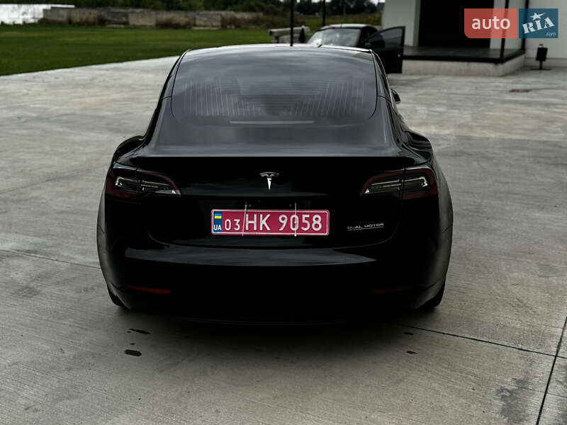 Седан Tesla Model 3 2019 в Луцке