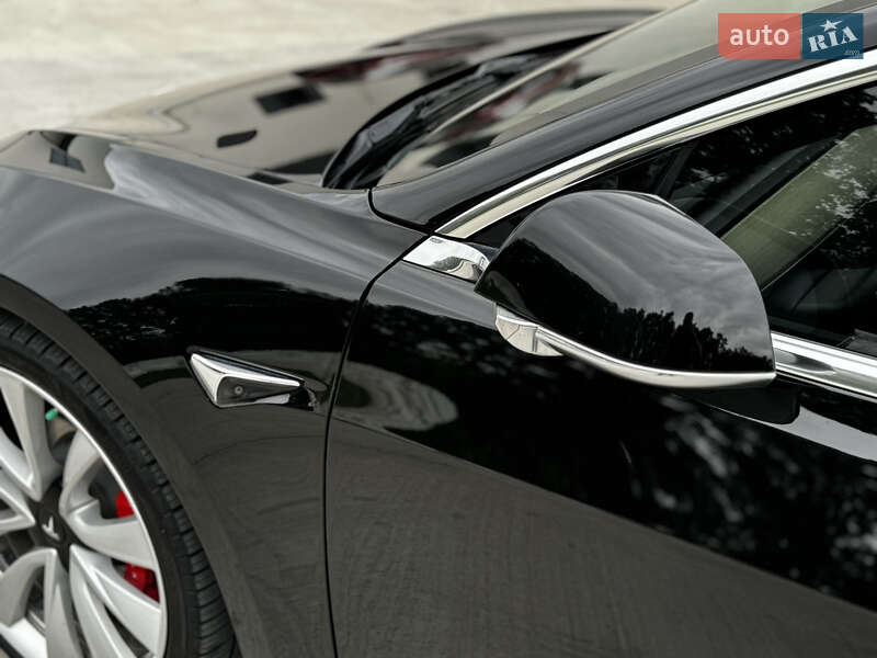 Седан Tesla Model 3 2019 в Луцке