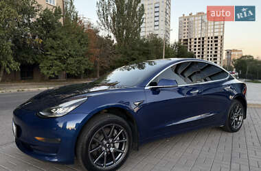 Седан Tesla Model 3 2019 в 