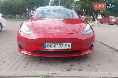Седан Tesla Model 3 2019 в 