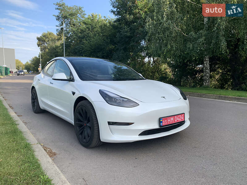 Седан Tesla Model 3 2021 в Києві