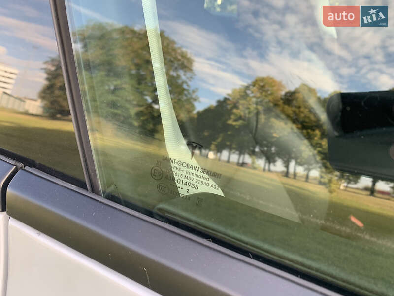 Седан Tesla Model 3 2021 в Києві
