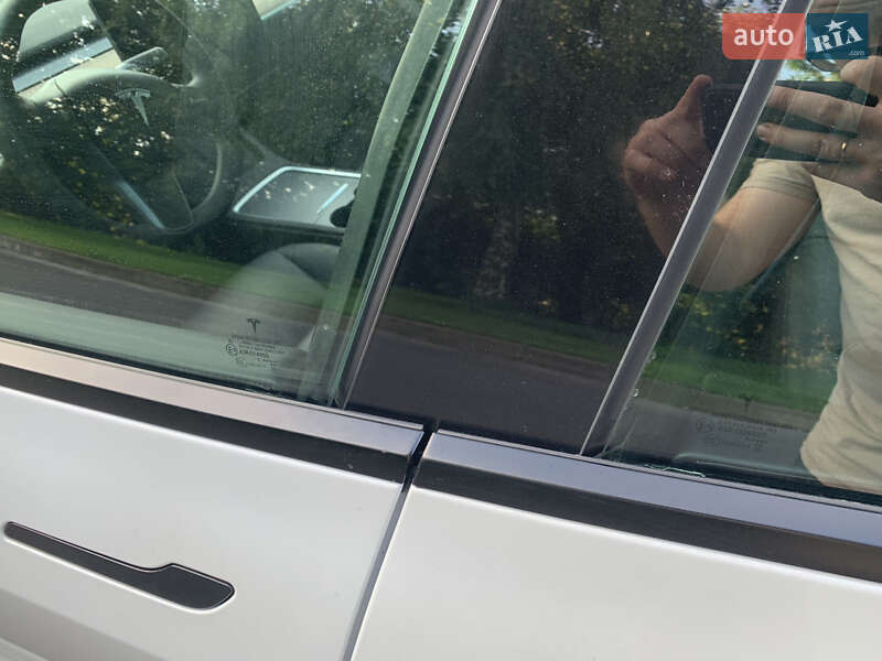 Седан Tesla Model 3 2021 в Києві