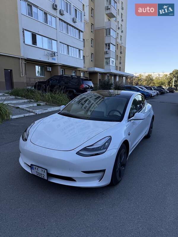 Седан Tesla Model 3 2020 в Харкові